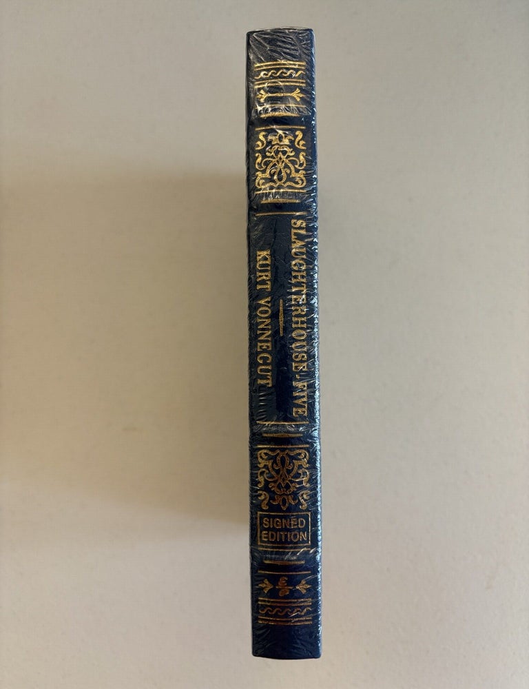 Item #101854 Slaughterhouse Five. Kurt Vonnegut.